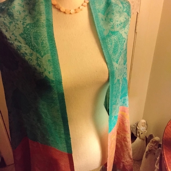 Sofia Cashmere Wrap/Scarf NWTS - Picture 2 of 13